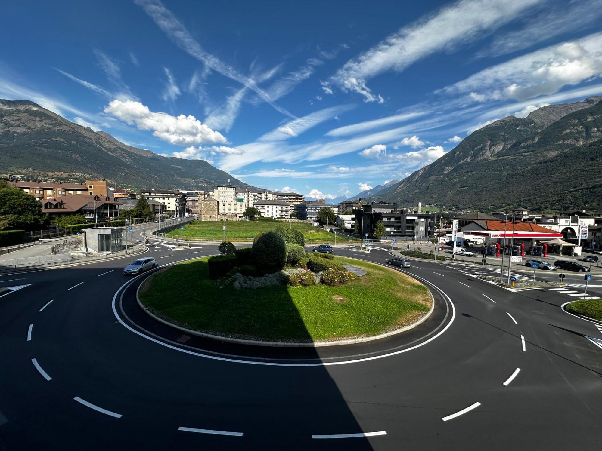 Aosta Center Holidays Apartments Bagian luar foto