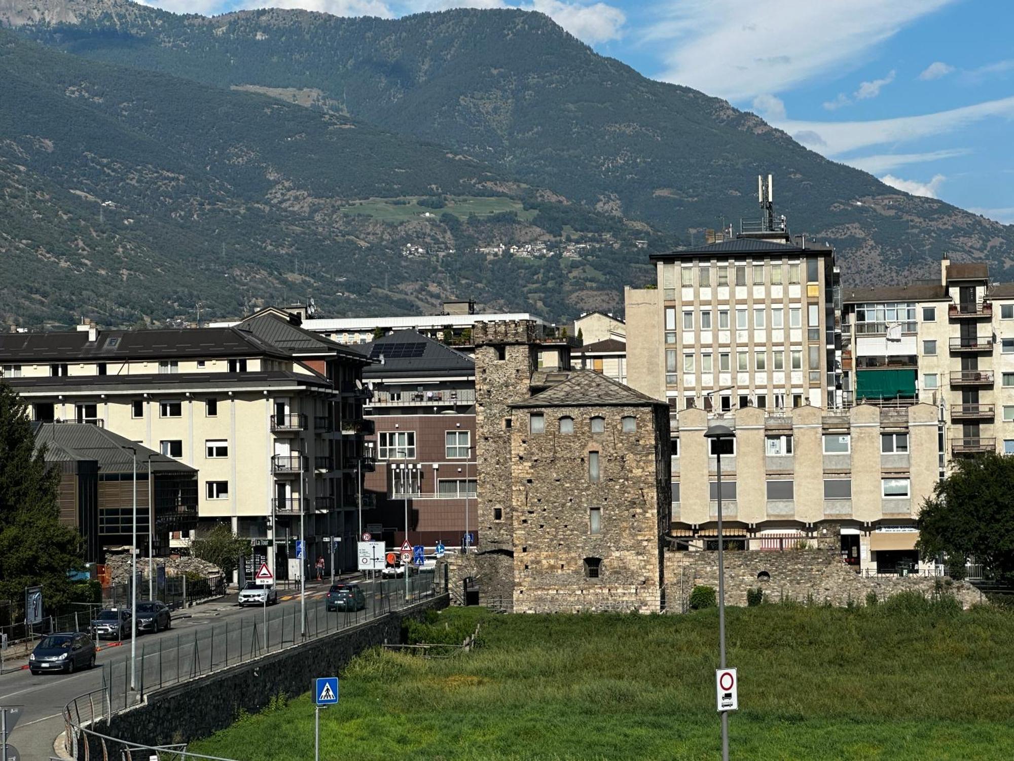 Aosta Center Holidays Apartments Bagian luar foto