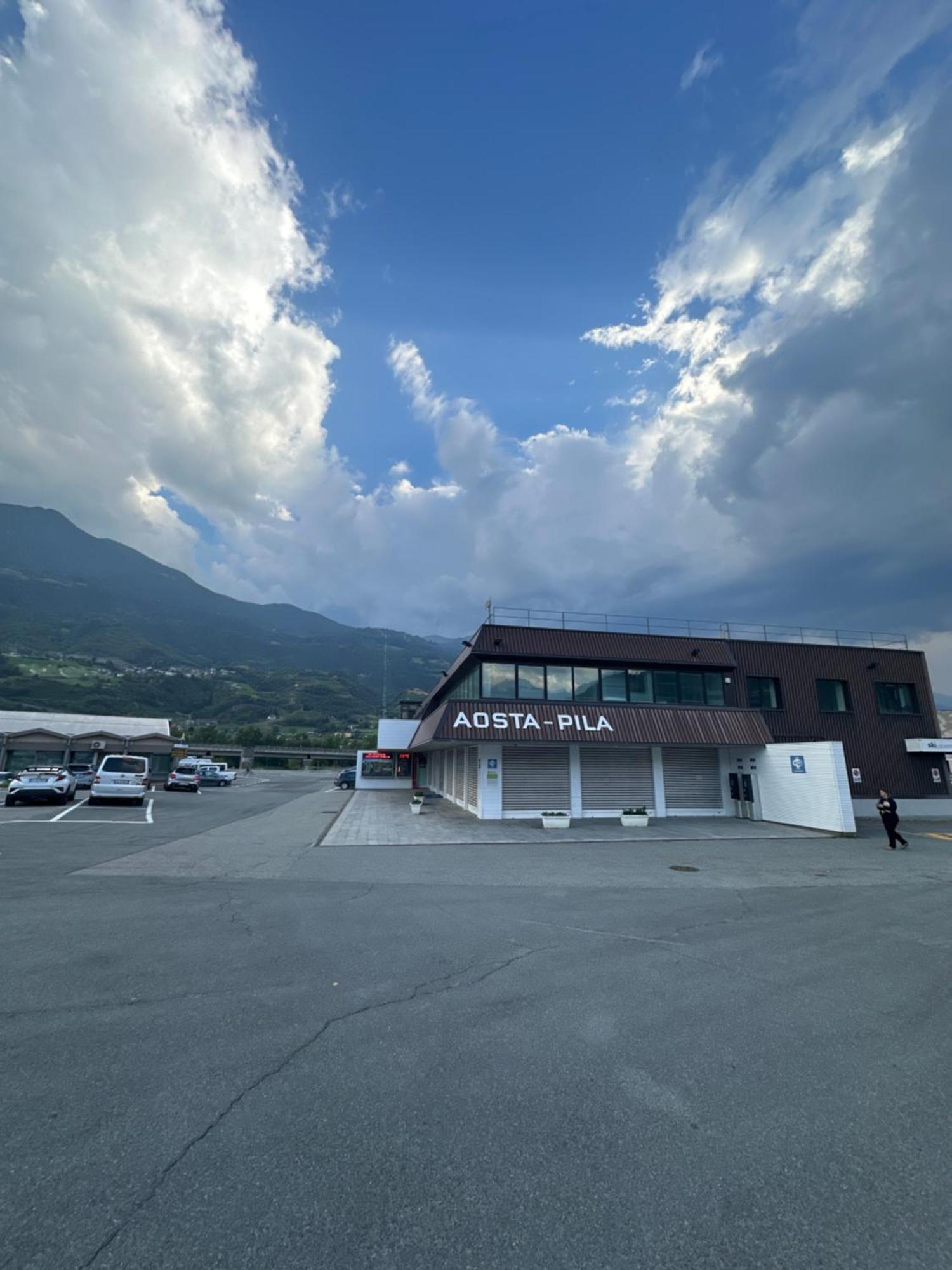 Aosta Center Holidays Apartments Bagian luar foto